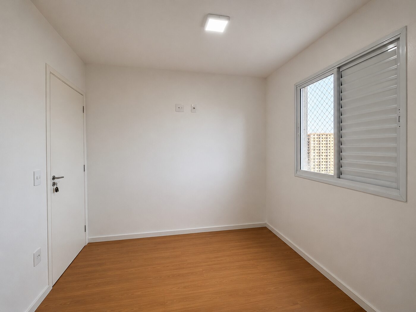 Sala de estar do apartamento de 2 dormitórios à venda
