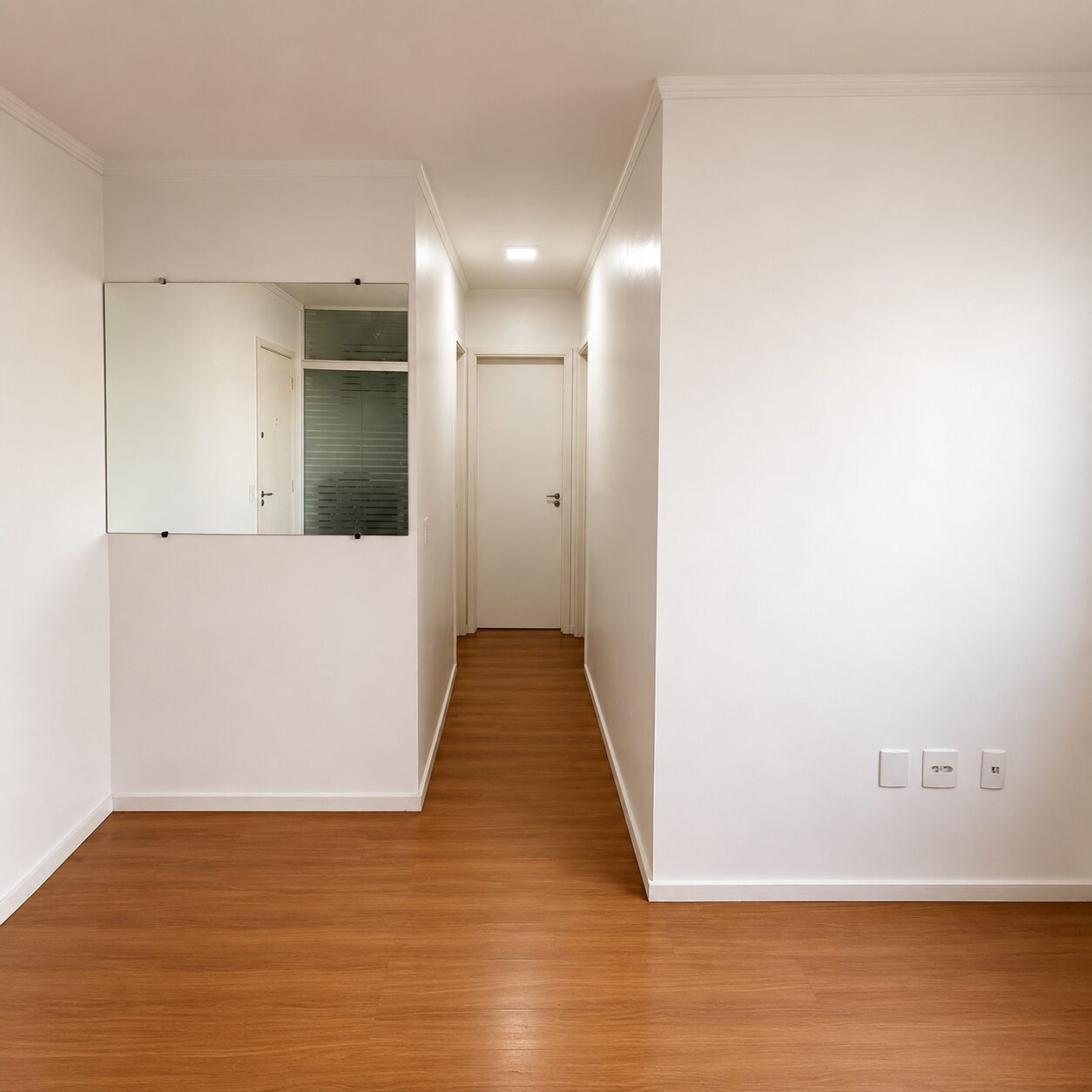 Sala do apartamento no 16º andar, com vista livre da região